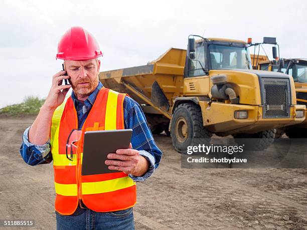 construction multitasking - carrying desktop stock pictures, royalty-free photos & images