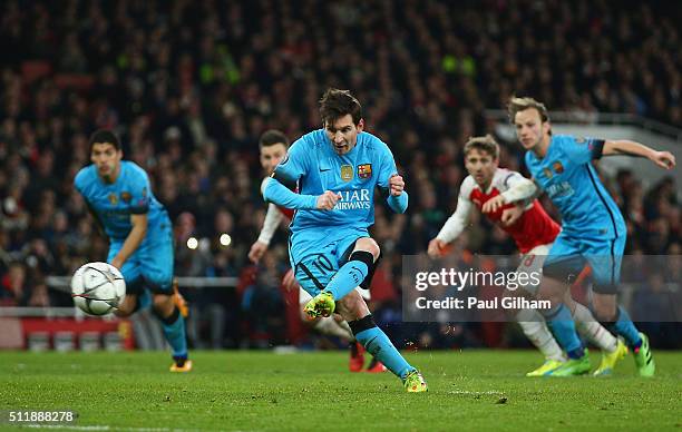 Lionel Messi of Barcelona scores a penalty during the UEFA Champions League round of 16 first leg match between Arsenal and Barcelona on February 23,...