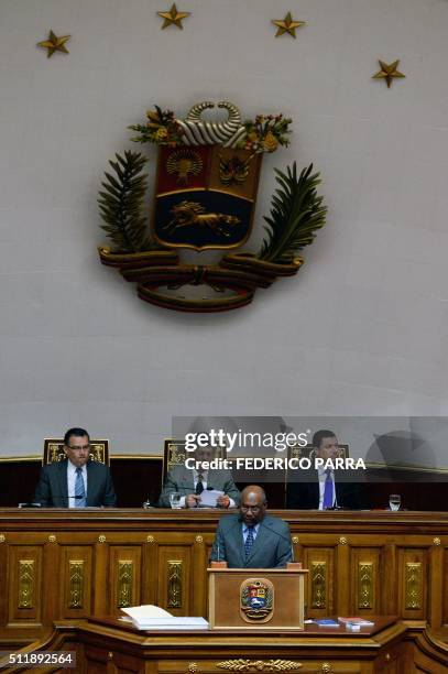 Venezuela's Vice President Aristobulo Isturiz presents the annual report next to the National Assembly's president Henry Ramos Allup in Caracas on...