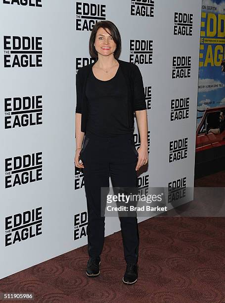 Actor Holly Davidson vattend the "Eddie The Eagle" New York Screening at Chelsea Bow Tie Cinemas on February 23, 2016 in New York City.