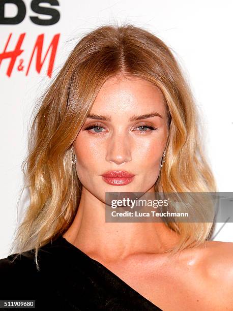 Rosie Huntington-Whiteley attends The Elle Style Awards 2016 on February 23, 2016 in London, England.