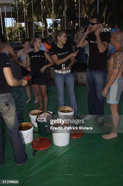 Australian Club Veg on Triple M radio organised a Magnum Chocolate licking contest in the heart of Sydney, the fastest tongue of the scrumdelicious...