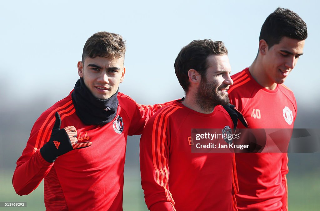 Manchester United Training Session & Press Conference