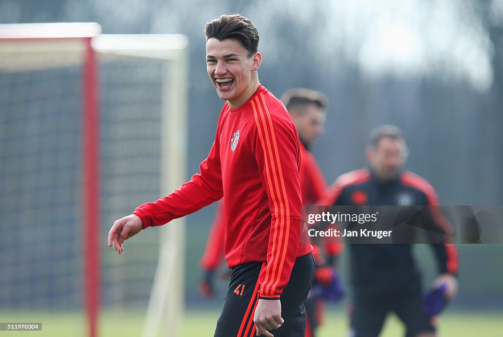 Manchester United Training Session & Press Conference