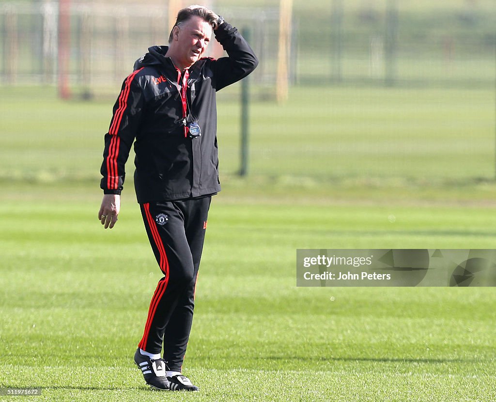 Manchester United Training Session & Press Conference