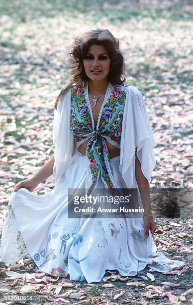 Ginger Alden, fiancee of Elvis Presley and the last person to see him alive, relaxes in a park on April 01, 1978 in USA.