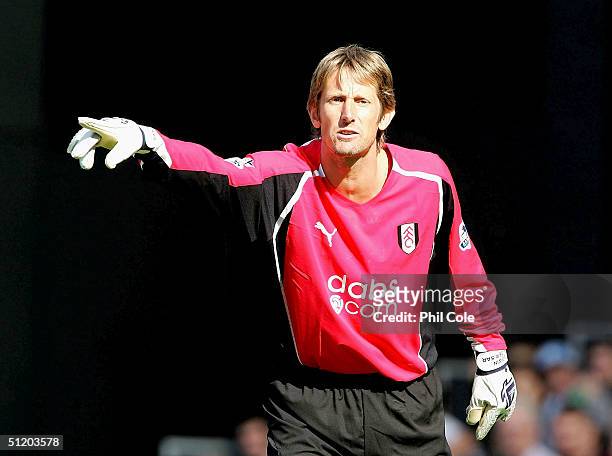 Edwin Van Der Sar of Fulham in action during the Barclays Premiership match between Fulham and Bolton Wanderers at Craven Cottage on August 21, 2004...