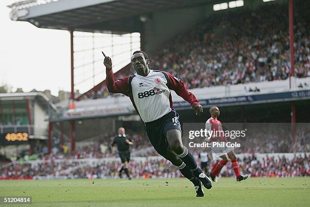 Jimmy Floyd Hasslbaink of Middlesbrough scores during the Barclays Premiership match between Arsenal and Middlesbrough at Highbury on August 22, 2004...