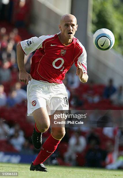 Pascal Cygan of Arsenal during the Barclays Premiership match between Arsenal and Middlesbrough at Highbury on August 22, 2004 in London.