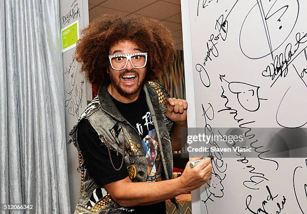 Book Redfoo Build Speakers Series Redfoo Party Rock Mansion Photos et images de ...
