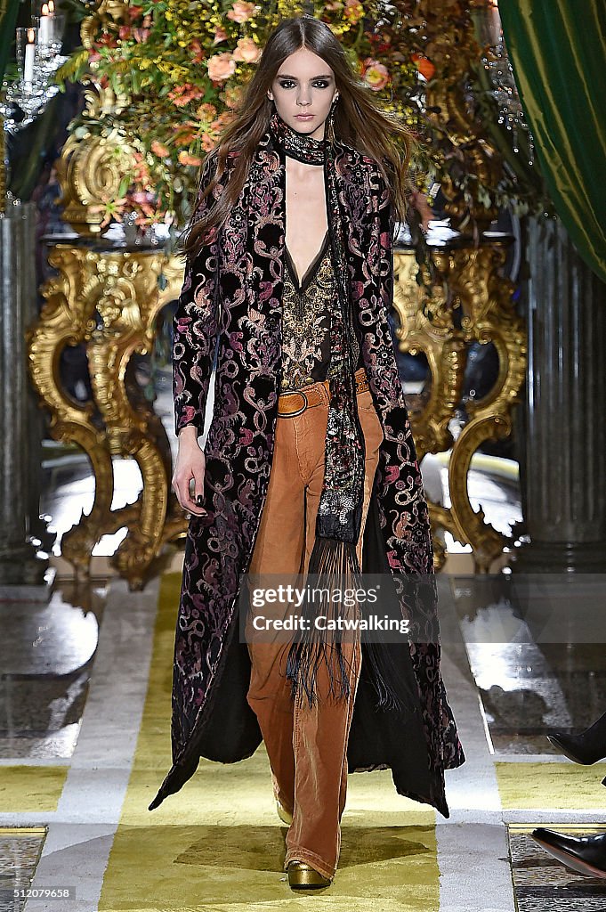 Roberto Cavalli - Runway RTW - Fall 2016 - Milan Fashion Week