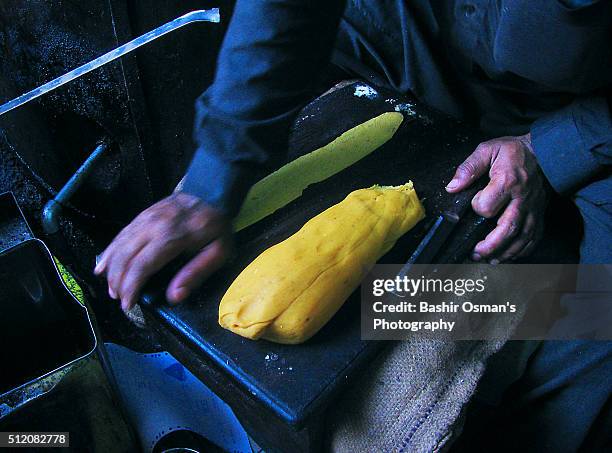 streets of karachi - kathiawar stock pictures, royalty-free photos & images