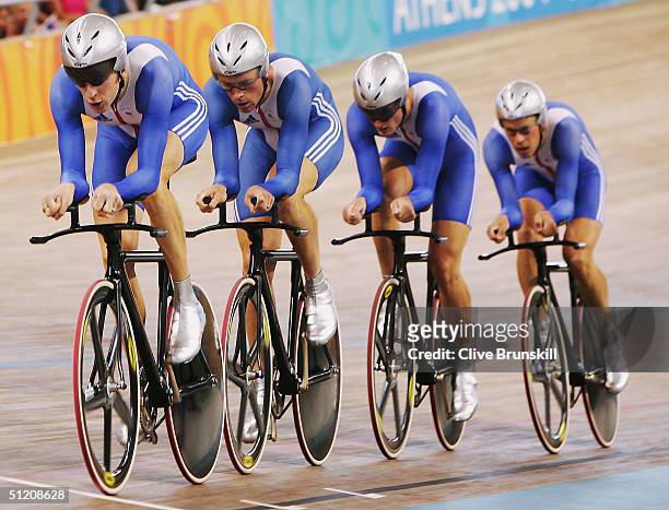 Steve Cummings, Paul Manning, Chris Newton, Bradley Wiggins of team Great Britain in action before finishing second to win the silver medal in the...