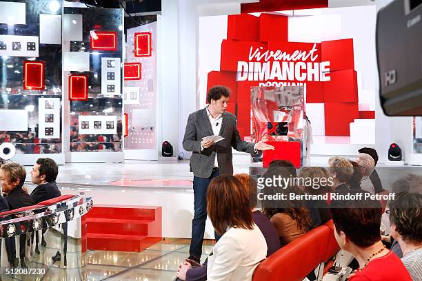 Humorist Magician Eric Antoine performs during the 'Vivement Dimanche' French TV Show at Pavillon Gabriel on February 24, 2016 in Paris, France.