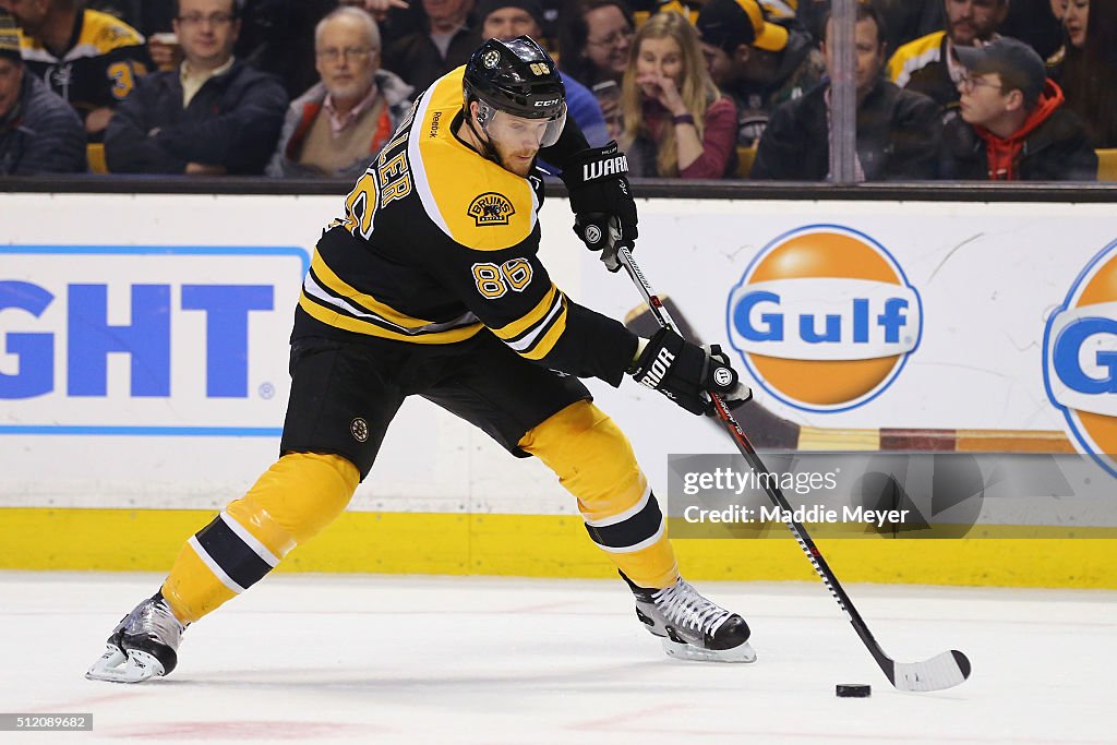 Columbus Blue Jackets v Boston Bruins