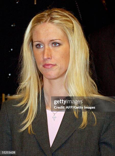 Amber Frey leaves a San Mateo County courtroom after she was questioned by attorney Mark Geragos during the Scott Peterson trial at the San Mateo...