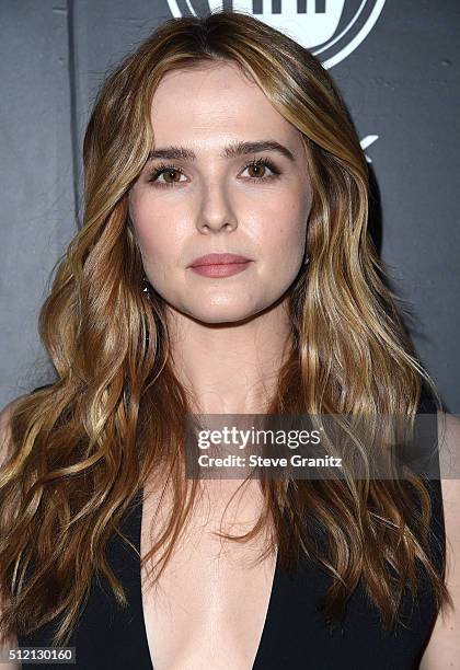 Zoey Deutch arrives at the Vanity Fair And FIAT Toast To "Young Hollywood" at Chateau Marmont on February 23, 2016 in Los Angeles, California.