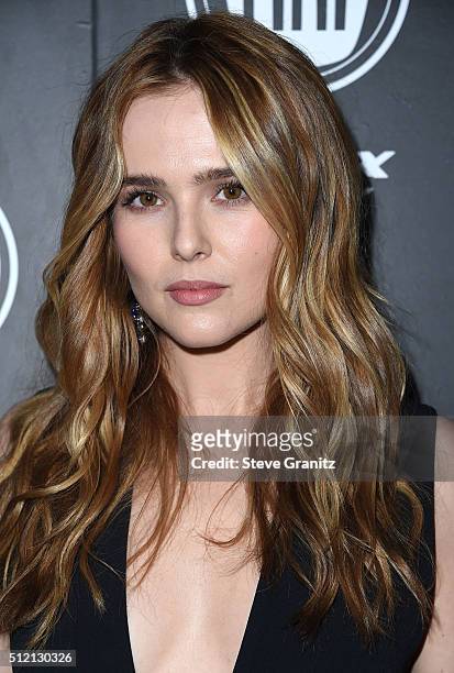 Zoey Deutch arrives at the Vanity Fair And FIAT Toast To "Young Hollywood" at Chateau Marmont on February 23, 2016 in Los Angeles, California.