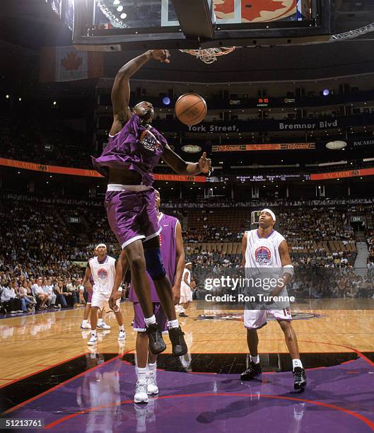 Brendan Haywood of the Washington Wizards makes a dunk during the Vince Carter All-Star Charity Game at Air Canada Centre on July 30, 2004 in...