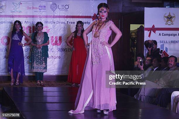 Pakistani Model Ramp Ehsas Photos and Premium High Res Pictures - Getty Images