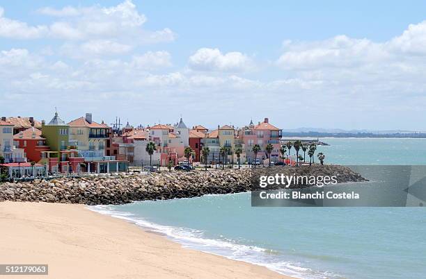 view of the beach of puerto sherry in cadiz - el puerto de santa maría fotografías e imágenes de stock
