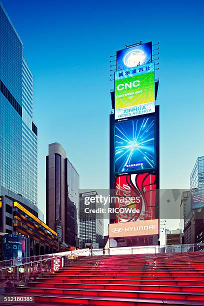 empty times square - times square stock-fotos und bilder