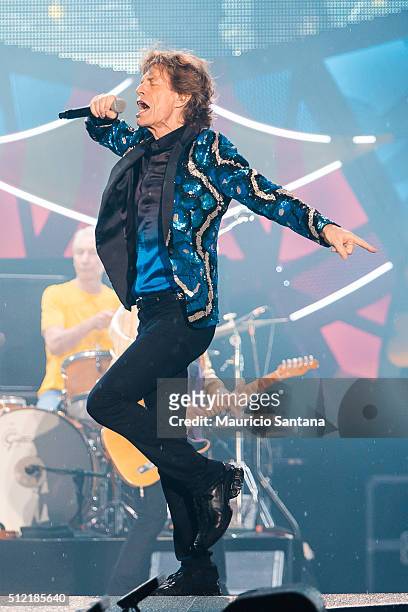 Mick Jagger of the band Rolling Stones performs live on stage at Morumbi Stadium on February 24, 2016 in Sao Paulo, Brazil.
