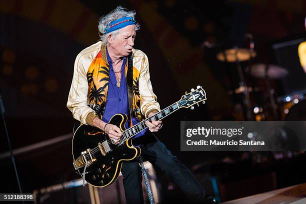 Keith Richards of the band Rolling Stones performs live on stage at Morumbi Stadium on February 24, 2016 in Sao Paulo, Brazil.