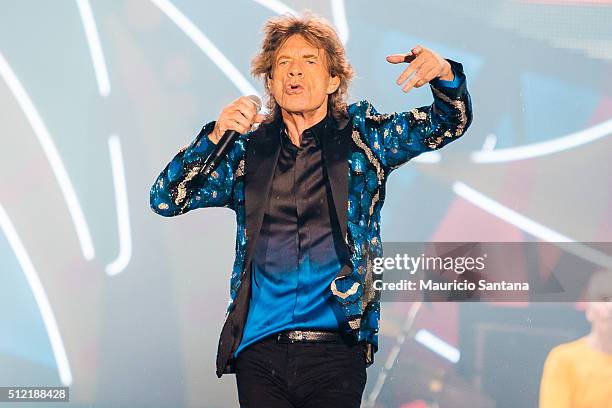 Mick Jagger of the band Rolling Stones performs live on stage at Morumbi Stadium on February 24, 2016 in Sao Paulo, Brazil.