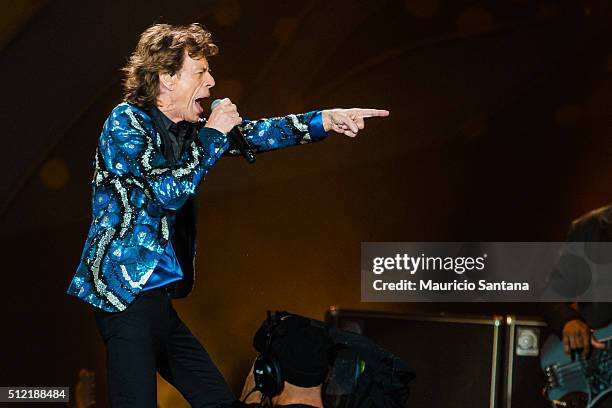 Mick Jagger of the band Rolling Stones performs live on stage at Morumbi Stadium on February 24, 2016 in Sao Paulo, Brazil.