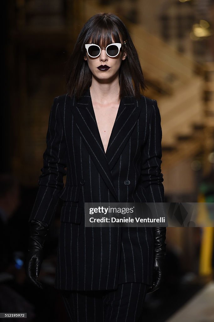 Max Mara - Runway - Milan Fashion Week FW16