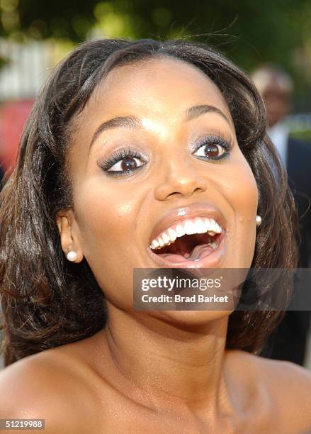 Actress Kerry Washington arrives at the National Black Sports and Entertainment Hall of Fame at Aaron Davis Hall on August 25, 2004 in New York City.