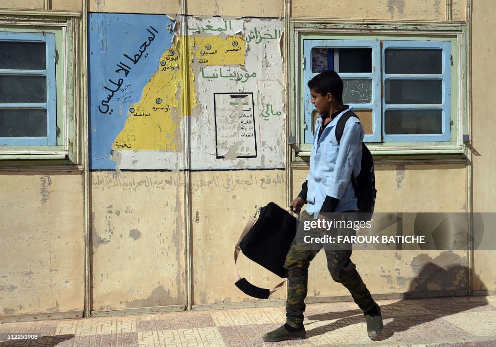 ALGERIA-WSAHARA-SCHOOL