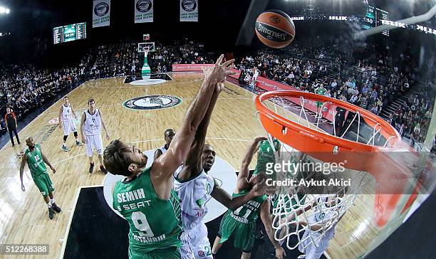 DeMarcus Nelson, #20 of Unicaja Malaga in action during the 2015-2016 Turkish Airlines Euroleague Basketball Top 16 Round 8 game between Darussafaka...