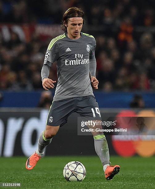 Luka Modric of Real Madrid CF in action during the UEFA Champions League Round of 16 First Leg match between AS Roma and Real Madrid CF at Stadio...