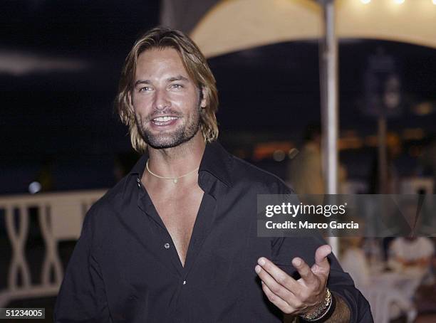 Lost cast member Josh Holloway who plays "Sawyer" at the premier of ABC's new show 'Lost' on August 28, 2004 on Queen's Surf Beach in Waikiki, Hawaii.