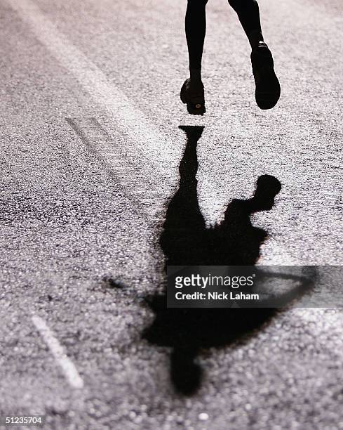 mens marathon - running legs ストックフォトと画像