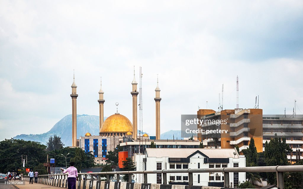 Vue sur la mosquée nationale d'Abuja, Nigeria.