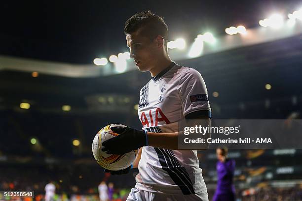 Erik Lamela of Tottenham Hotspur during the UEFA Europa League match between Tottenham Hotspur and Fiorentina at White Hart Lane on February 25, 2016...