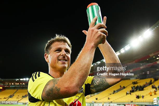 Ben Sigmund of the Phoenix applauds the crowd after the final whistle during the round 21 A-League match between the Wellington Phoenix and Melbourne...