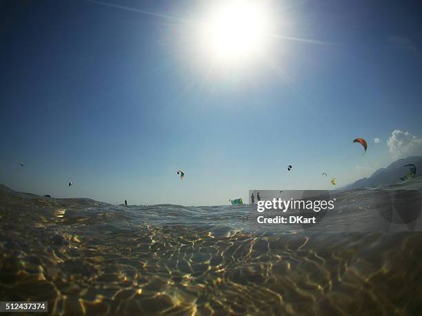 kite zone in dahab, ägypten. - kite lagoon stock-fotos und bilder