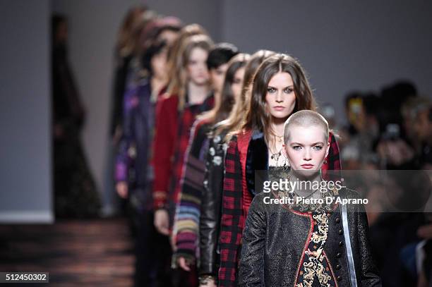 Model Ruth Bell and models walk the runway at the Etro show during Milan Fashion Week Fall/Winter 2016/17 on February 26, 2016 in Milan, Italy.