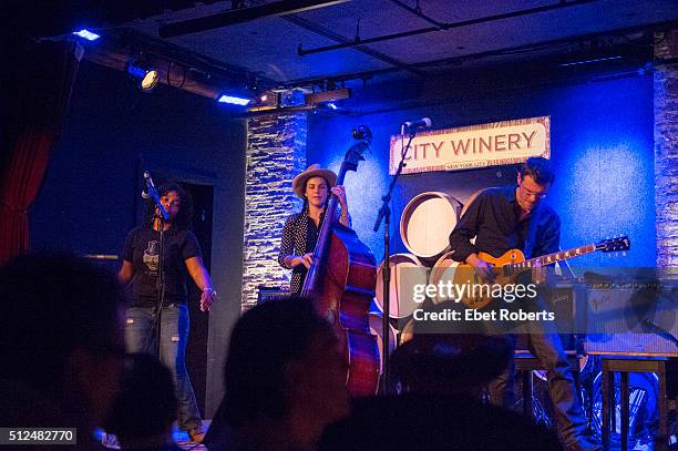 Sharde Thomas, Amy LaVere and Luther Dickinson perform at the City Winery in New York City on January 28, 2016.