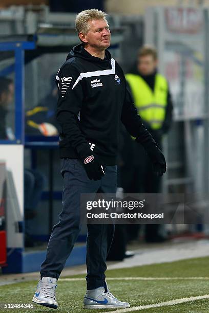 Head coach Stefan Effenberg of Paderborn reacts during the 2. Bundesliga match between SC Paderborn and RB Leipzig at Benteler Arena on February 26,...