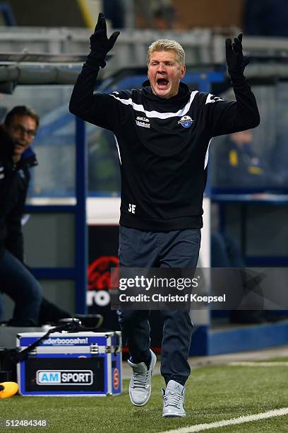 Head coach Stefan Effenberg of Paderborn reacts during the 2. Bundesliga match between SC Paderborn and RB Leipzig at Benteler Arena on February 26,...