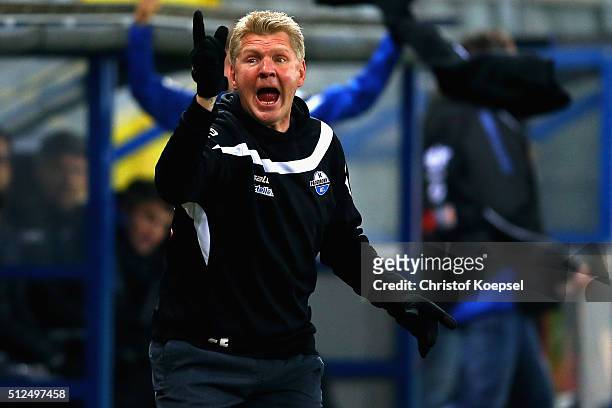 Head coach Stefan Effenberg of Paderborn shouts during the 2. Bundesliga match between SC Paderborn and RB Leipzig at Benteler Arena on February 26,...