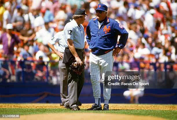 Manager Dallas Green of the New York Mets argues with an umpire during a Major League Baseball game circa 1993 at Shea Stadium in the Queens borough...