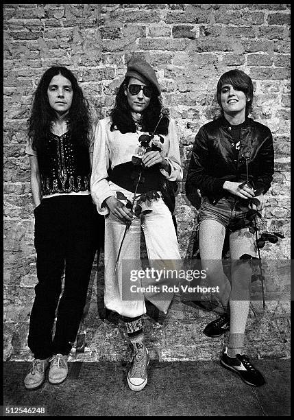 Young Roches 842 The Roches Photos & High Res Pictures - Getty Images