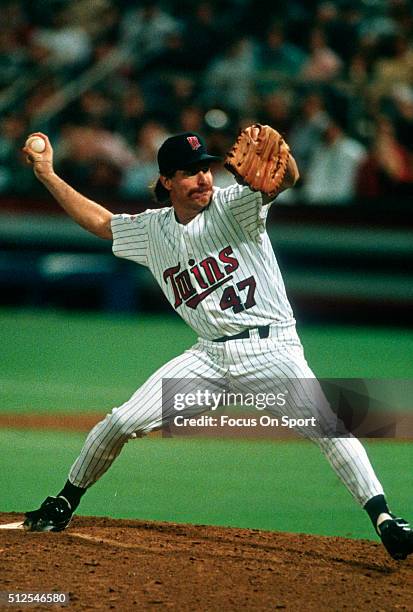 Jack Morris of the Minnesota Twins pitches against the Atlanta Braves in Game 7 of the World Series October 27, 1991 at the Hubert H. Humphrey...