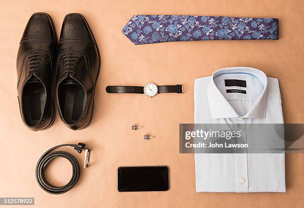 men's business clothing - paarse riem stockfoto's en -beelden